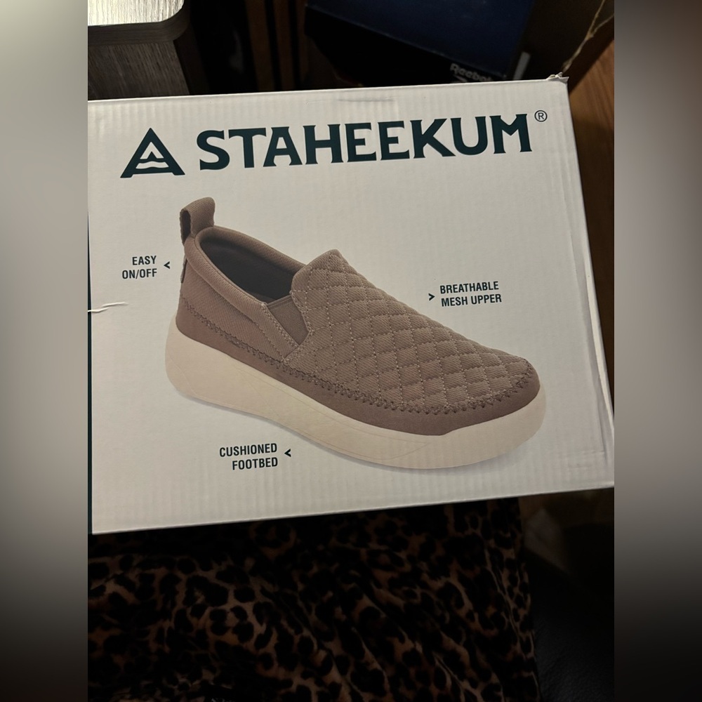 Stylish Staheekum Gray Quilted Slip-On Sneakers Size 8 - Picture 9 of 11